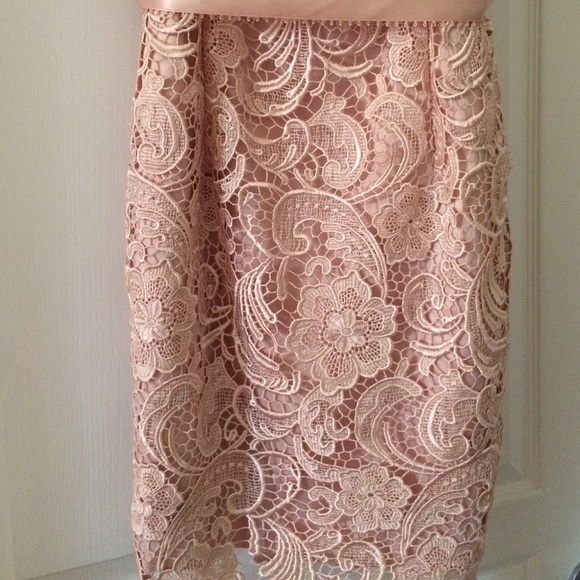 🎀Gorg. Adrianna Papell strapless lace prom dress - Picture 3 of 4