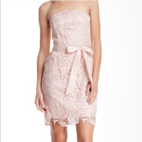 Adrianna Papell Dresses & Skirts - 🎀Gorg. Adrianna Papell strapless lace prom dress