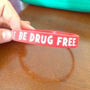 be drug free bracelet