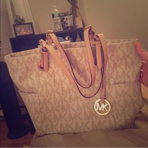 💕Sale💕Michael Kors white leather tote