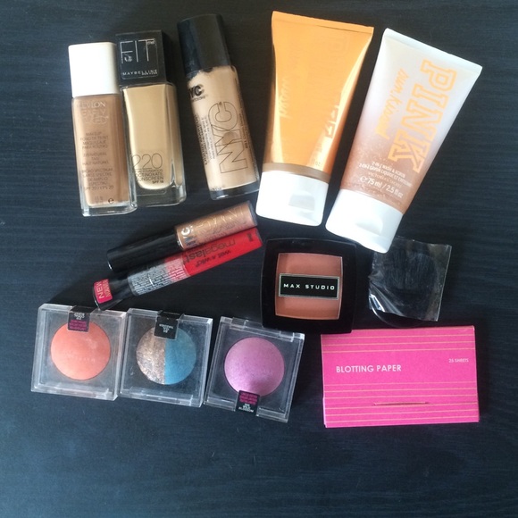 Makeup bundle lot