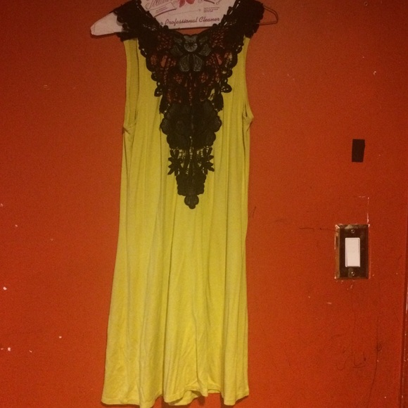 Dress - Picture 3 of 5