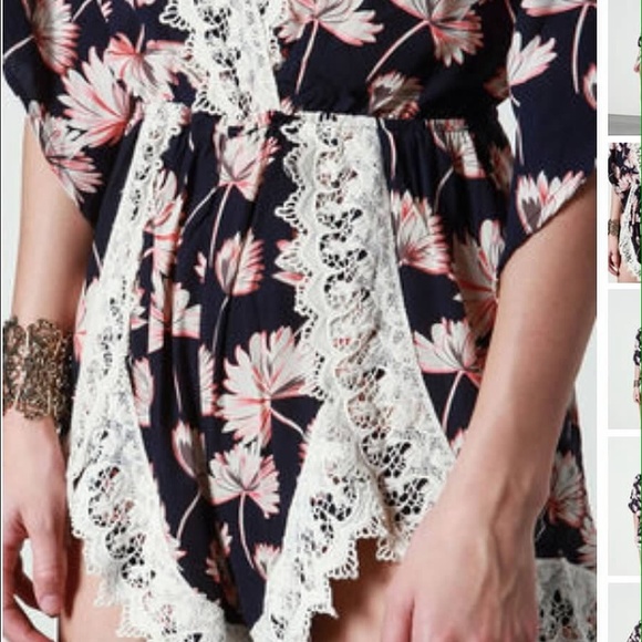 Floral wrap romper - Picture 4 of 4