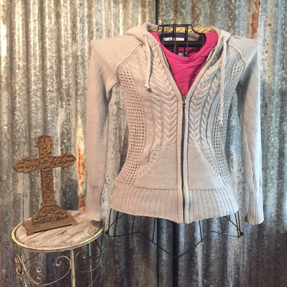 Aeropostale Sweaters - Adorable Aeropostale Light Gray Cardigan Size S