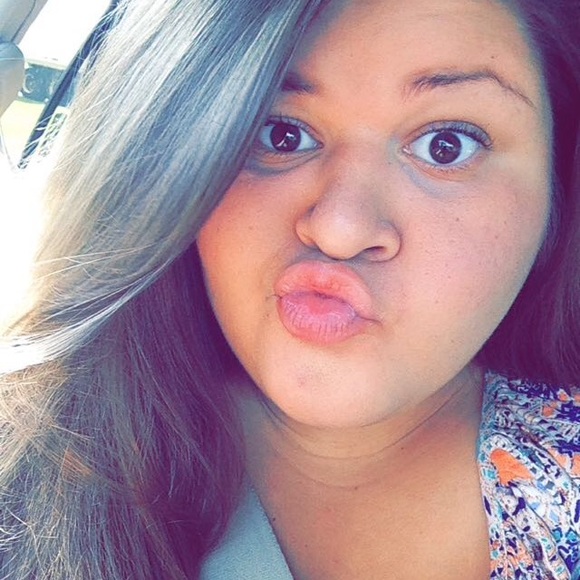 Meet your Posher, Danielle