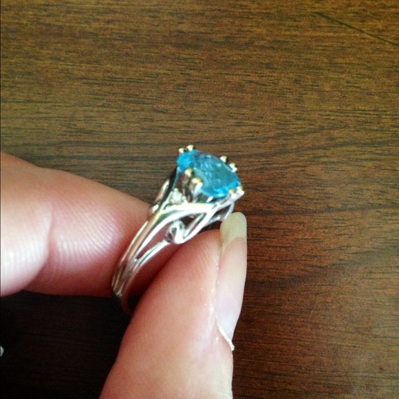 Sterling silver and blue topaz ring - Picture 3 of 3