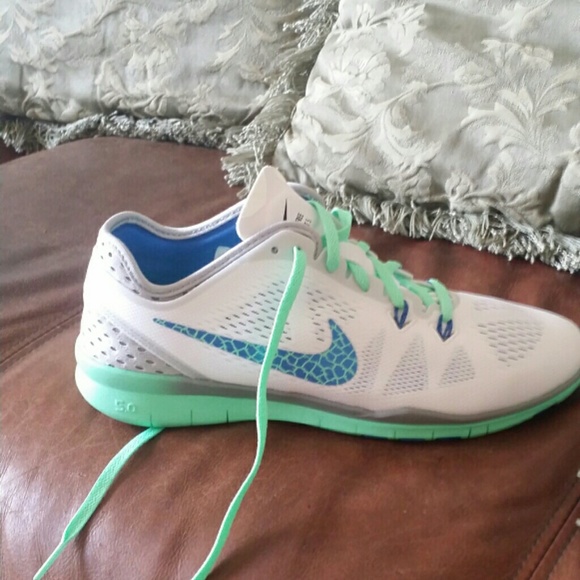 Nike Shoes - Nike shoes 5.0