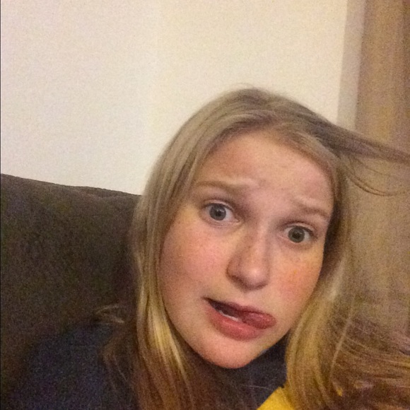 Meet your Posher, Desiree - Picture 1 of 1