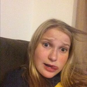 Meet your Posher, Desiree