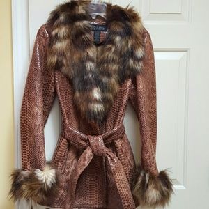 GORGEOUS Faux Snakeskin & Fur Coat - Small
