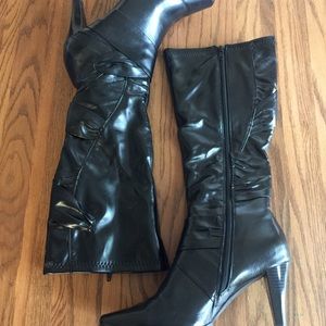 Black heel boots