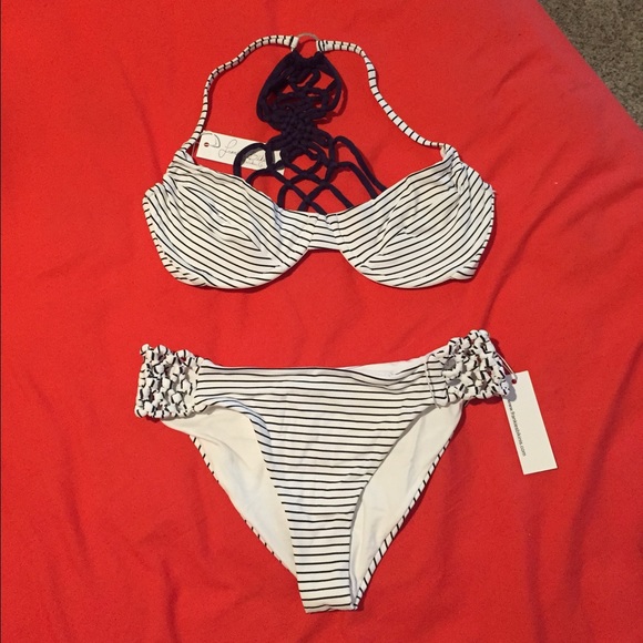 Frankie's Bikinis Other - Frankie's bikinis Capri hamptons set