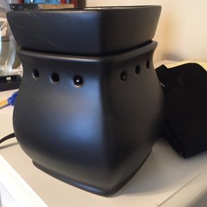 Black scentsy