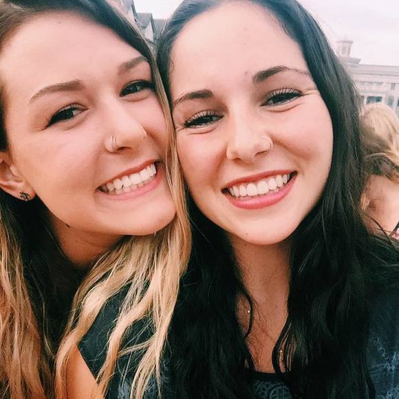 Meet your Posher, Ivy - Picture 1 of 1