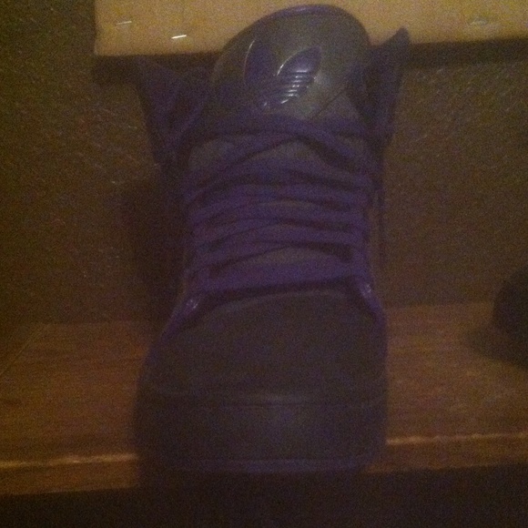Adidas - Picture 3 of 4