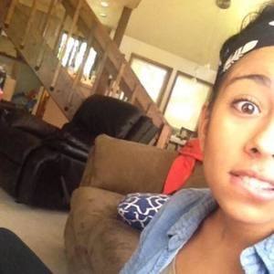 Meet your Posher, Claire