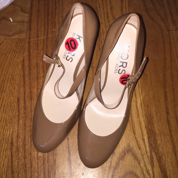 Michael Kors shoes tan