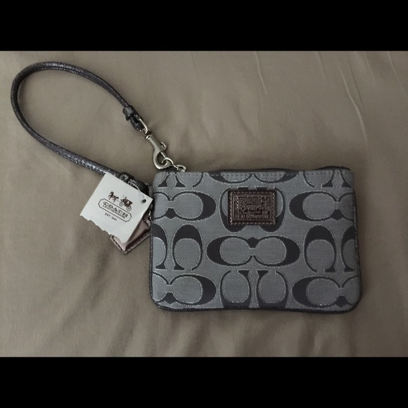 Coach Handbags - Coach wristlet