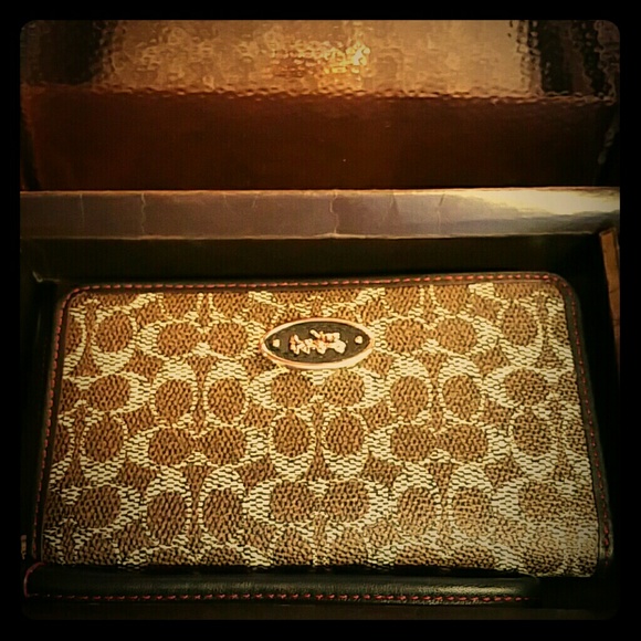 Coach Handbags - Coach wallet