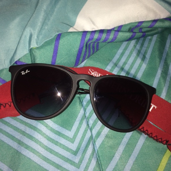 Ray-Ban Other - Rayban sunglasses erikas