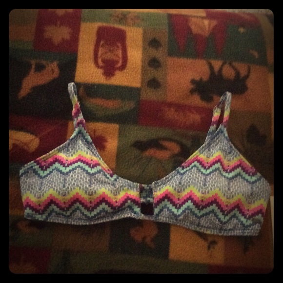 Roxy baiting suit top