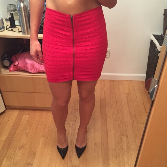 UO red mini skirt - Picture 1 of 3