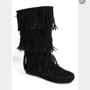 Moccasin boots
