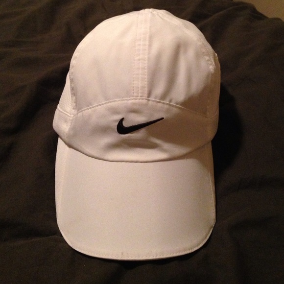 Nike Accessories - 🔴Nike Dri Fit Featherlight Cap🔴