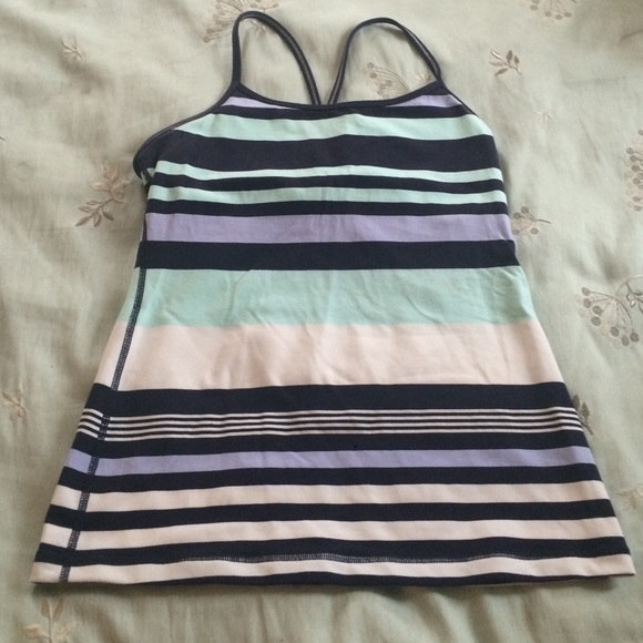 Lululemon workout top