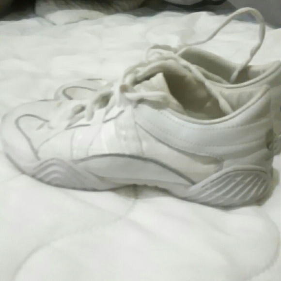 Infinity cheer shoes