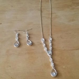 Fashion necklace/earrings set