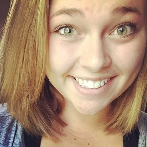 Meet your Posher, Danae