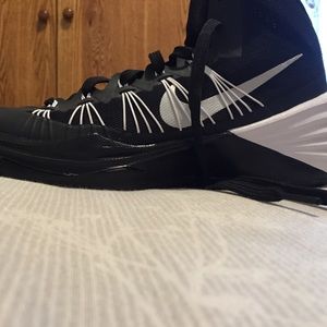 Nike women's basketball shoes