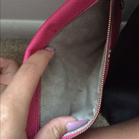 Michael kors clutch - Picture 3 of 3