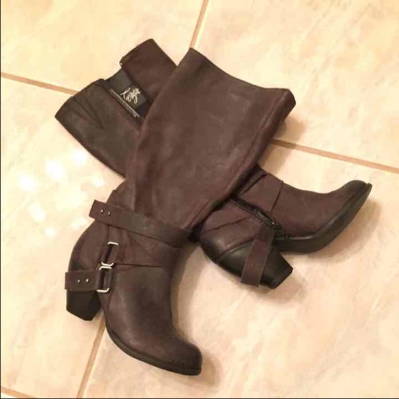 FERGIE "Legend Too" knee high boots