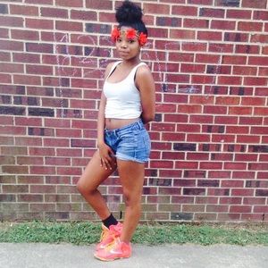 Meet your Posher, Destiny