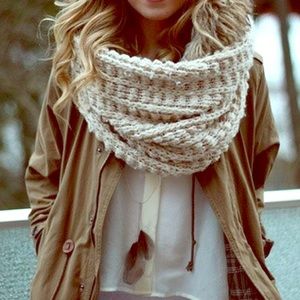 GAP Chunky Knit Scarf