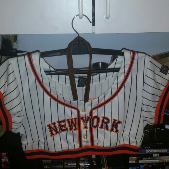 New York crop top