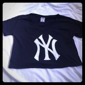 NYY V.S. Pink - Cropped VNeck Tee