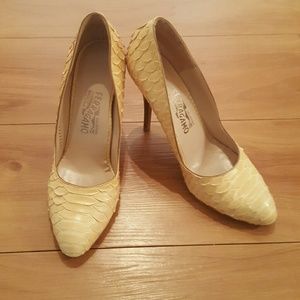 *1 HR SALE* Salvatore Ferragamo Pumps