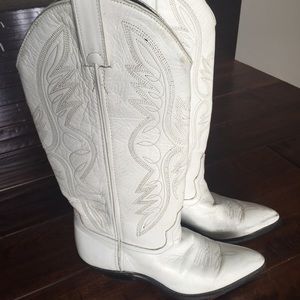 Rodeo Queens!  White Cowboy Boots