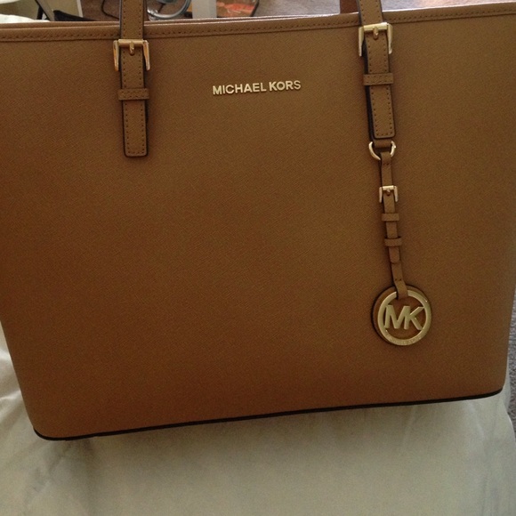 Micheal kors bag - Picture 2 of 4
