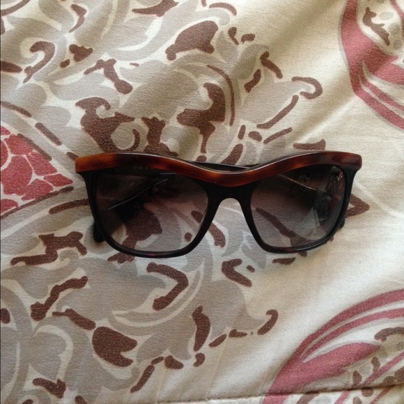 AUTHENTIC PRADA SUNGLASSES PRICE DROPPED