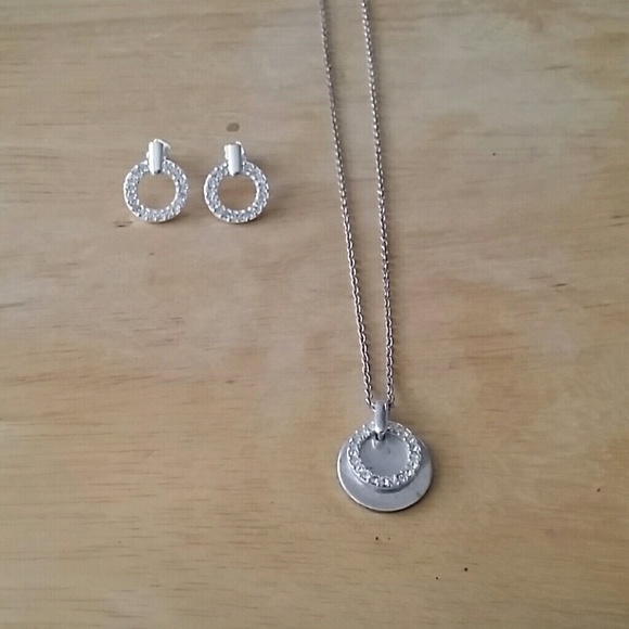 Fashion necklace/earrings set
