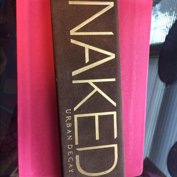 NOT AUTHENTIC! Eyeshadow!