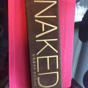 NOT AUTHENTIC! Eyeshadow!