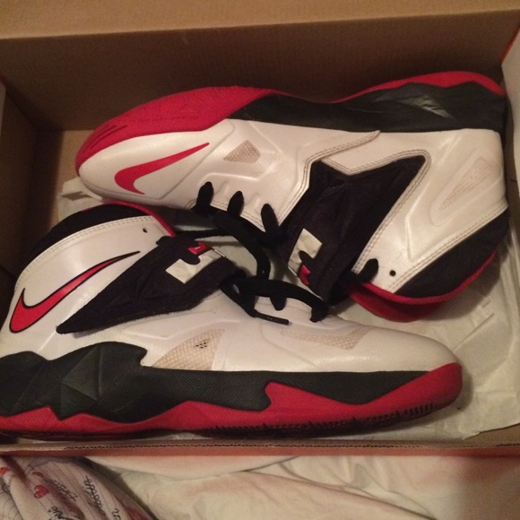 Nike Solider 7