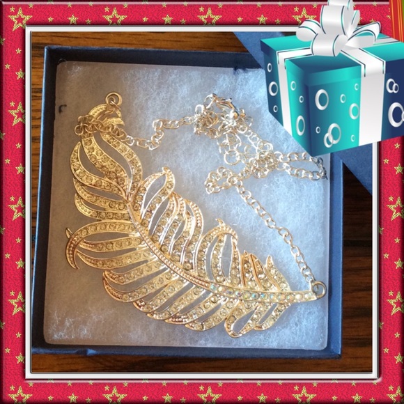 Jewelry - ✨BEAUTIFUL SILVER NECKLACE great Christmas gift ✨✨