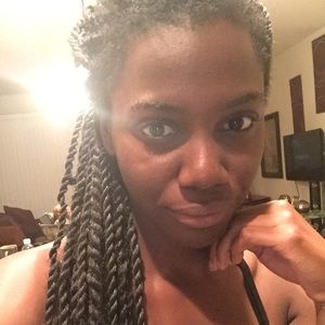 Meet your Posher, Cynthia