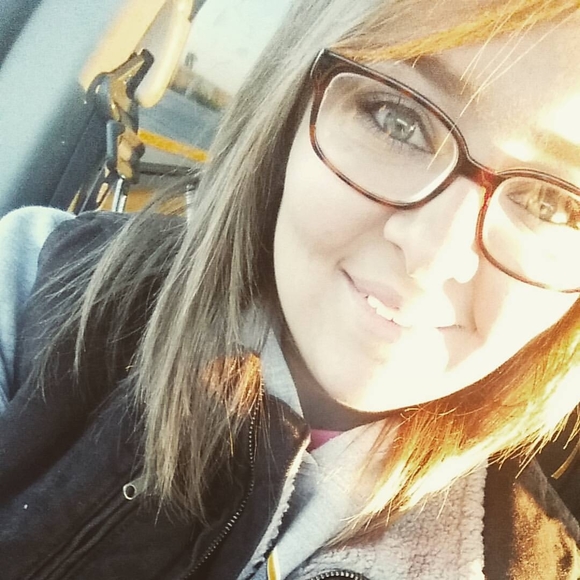 Meet your Posher, Lakin - Picture 1 of 1